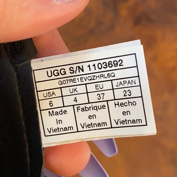 NWT Ugg Neri Sneakers - Picture 9 of 11